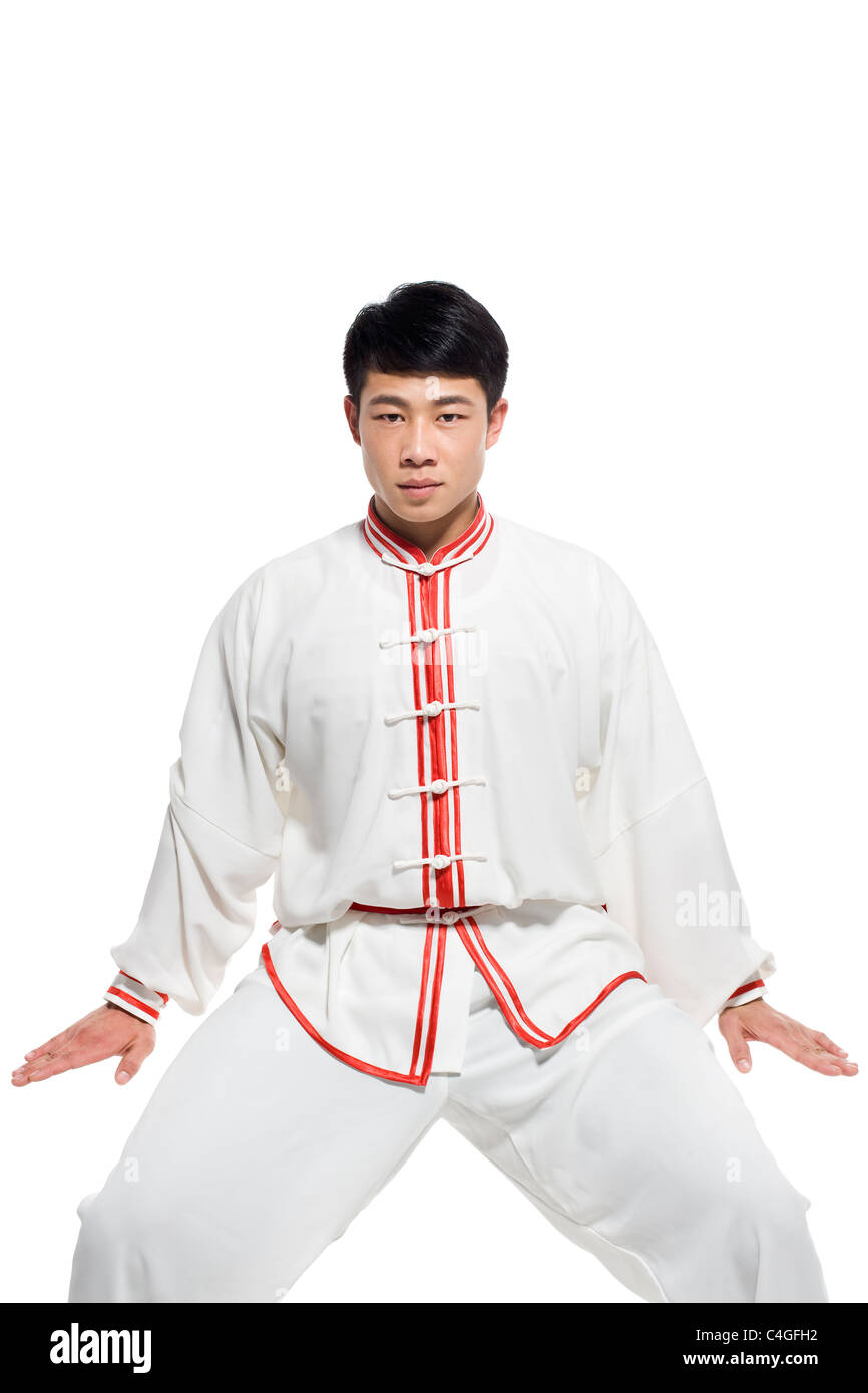 Mann in traditionelle chinesische Kleidung Taijiquan zu tun Stockfoto