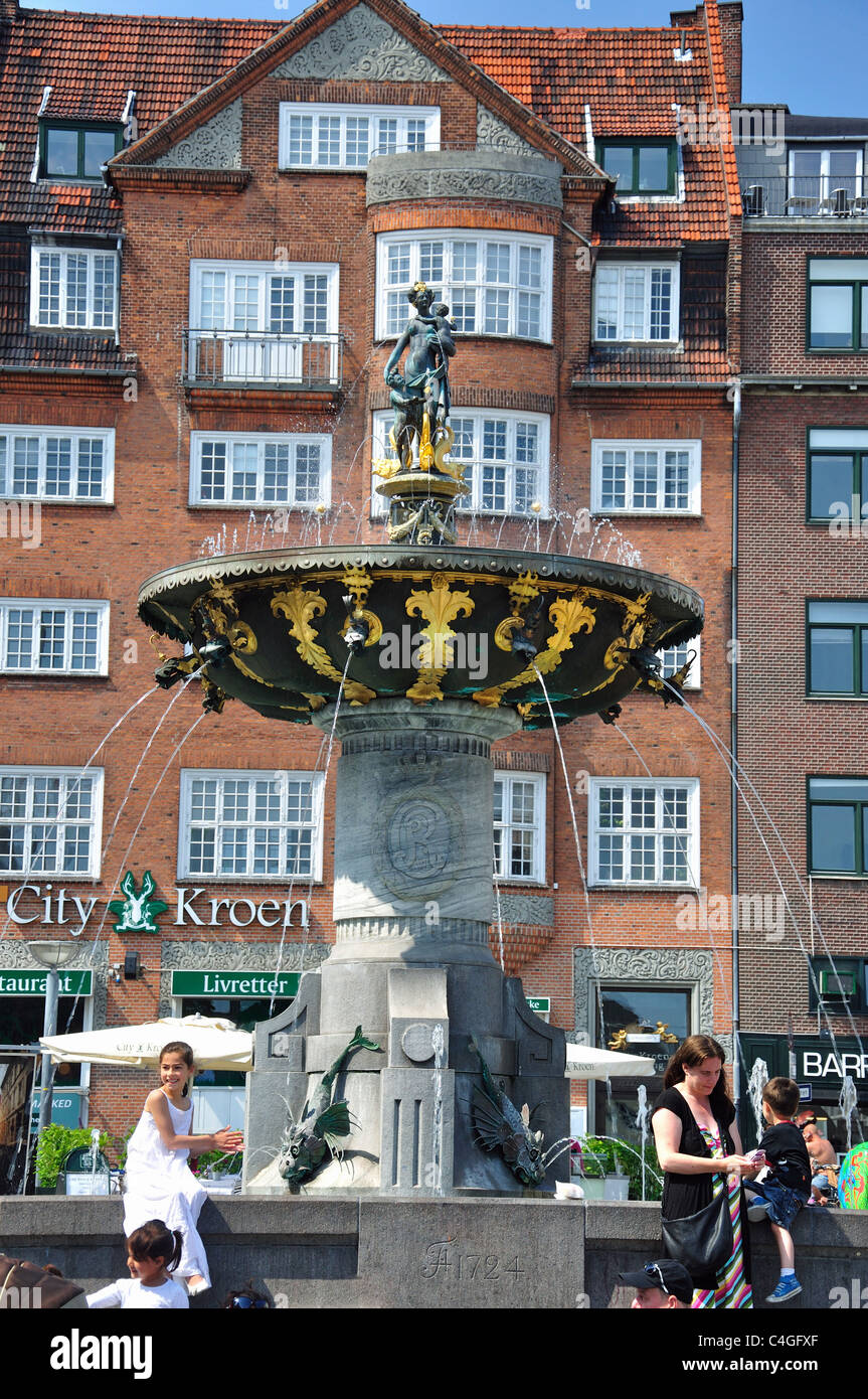 Caritas-Brunnen, Alter Platz, Kopenhagen (Kobenhavn), Königreich Dänemark Stockfoto