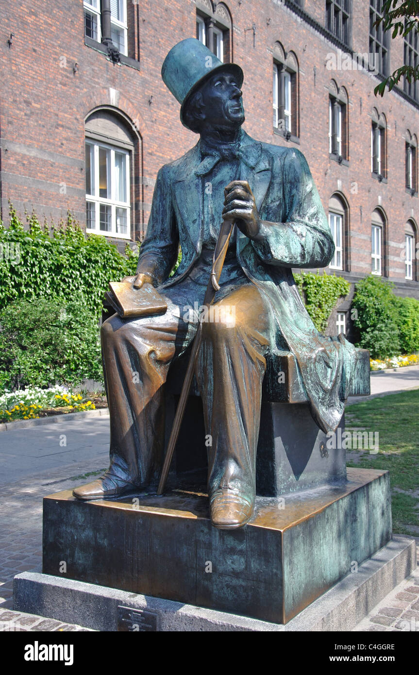 Hans Christian Andersen Statue, Rathausplatz, Kopenhagen (Kobenhavn), Königreich Dänemark Stockfoto
