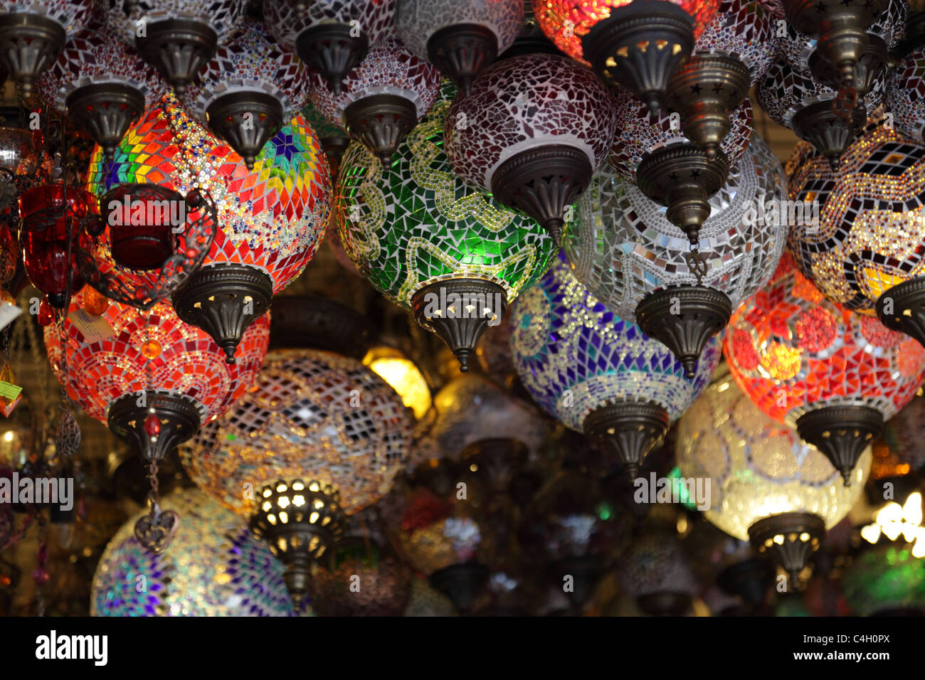 Türkische Lampen Shop im großen Basar in Istanbul, Türkei Stockfoto