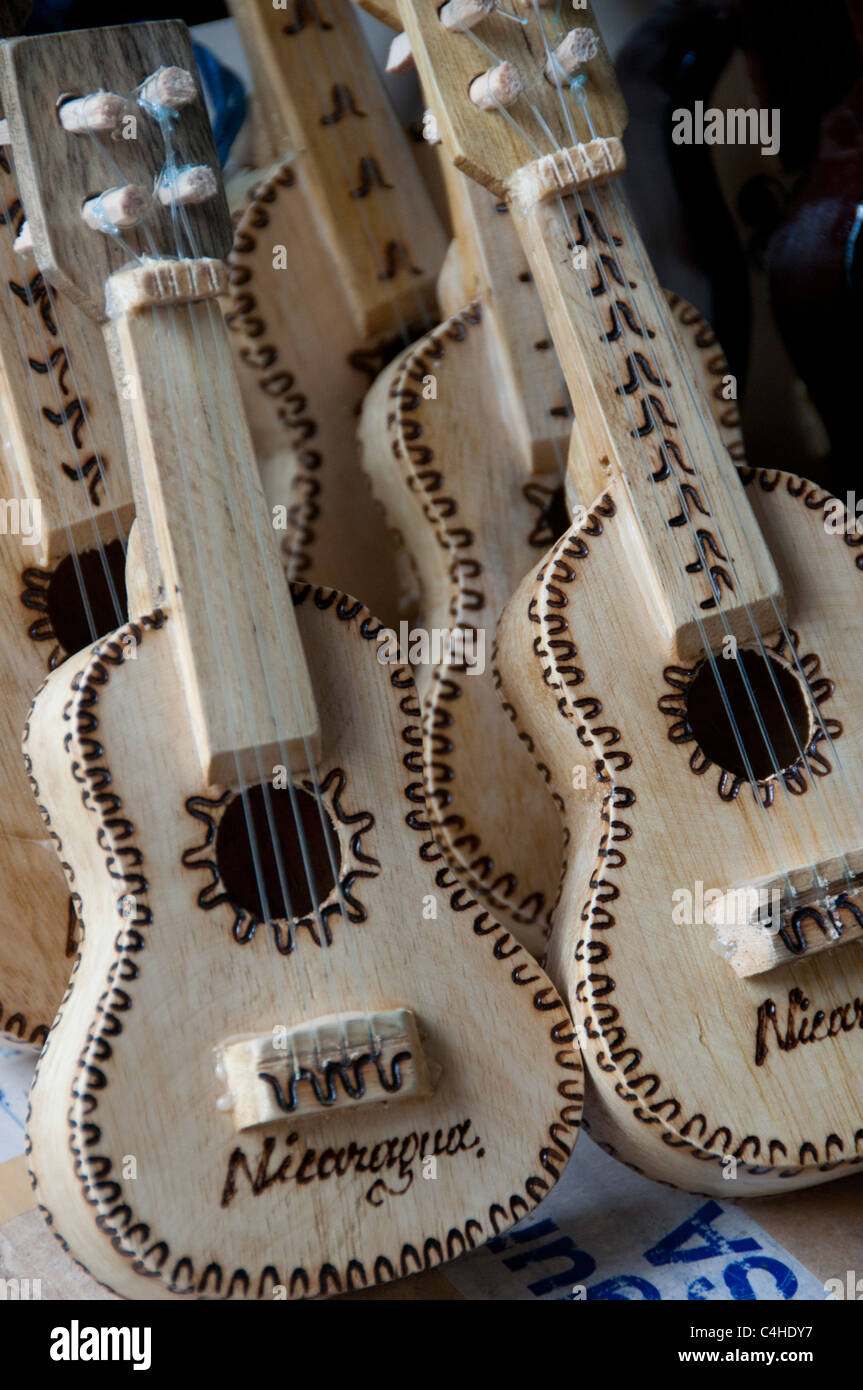 Holz-Handwerk zum Verkauf Leon Nicaragua Stockfoto