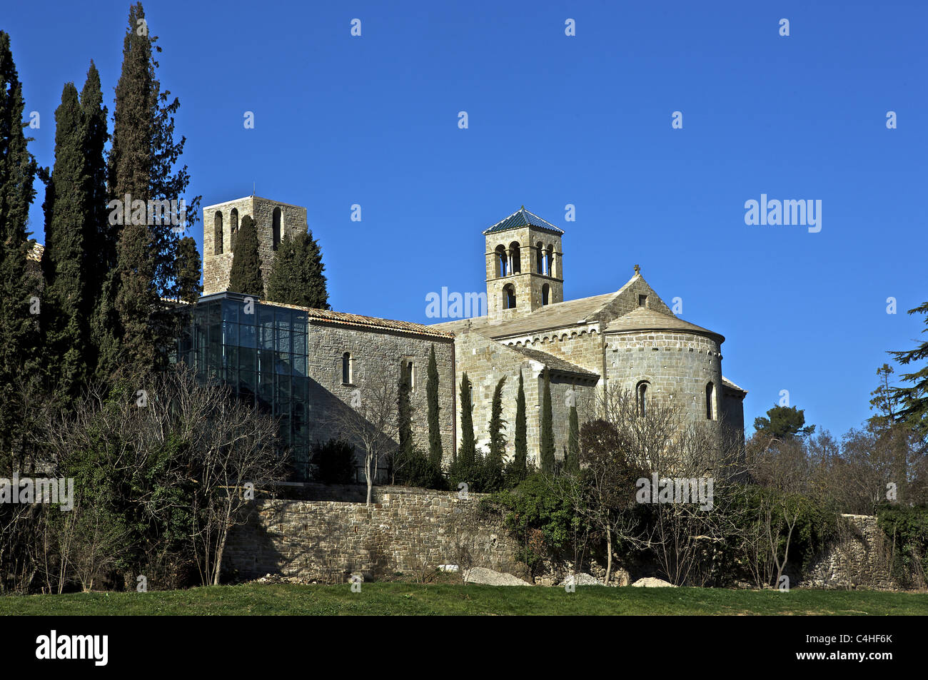 Sant Benet de Bages Kloster (10. Jahrhundert). Von Josep Puig Cadafalch restauriert. Von außen. Sant Fructuos de Bages. Katalonien. Stockfoto