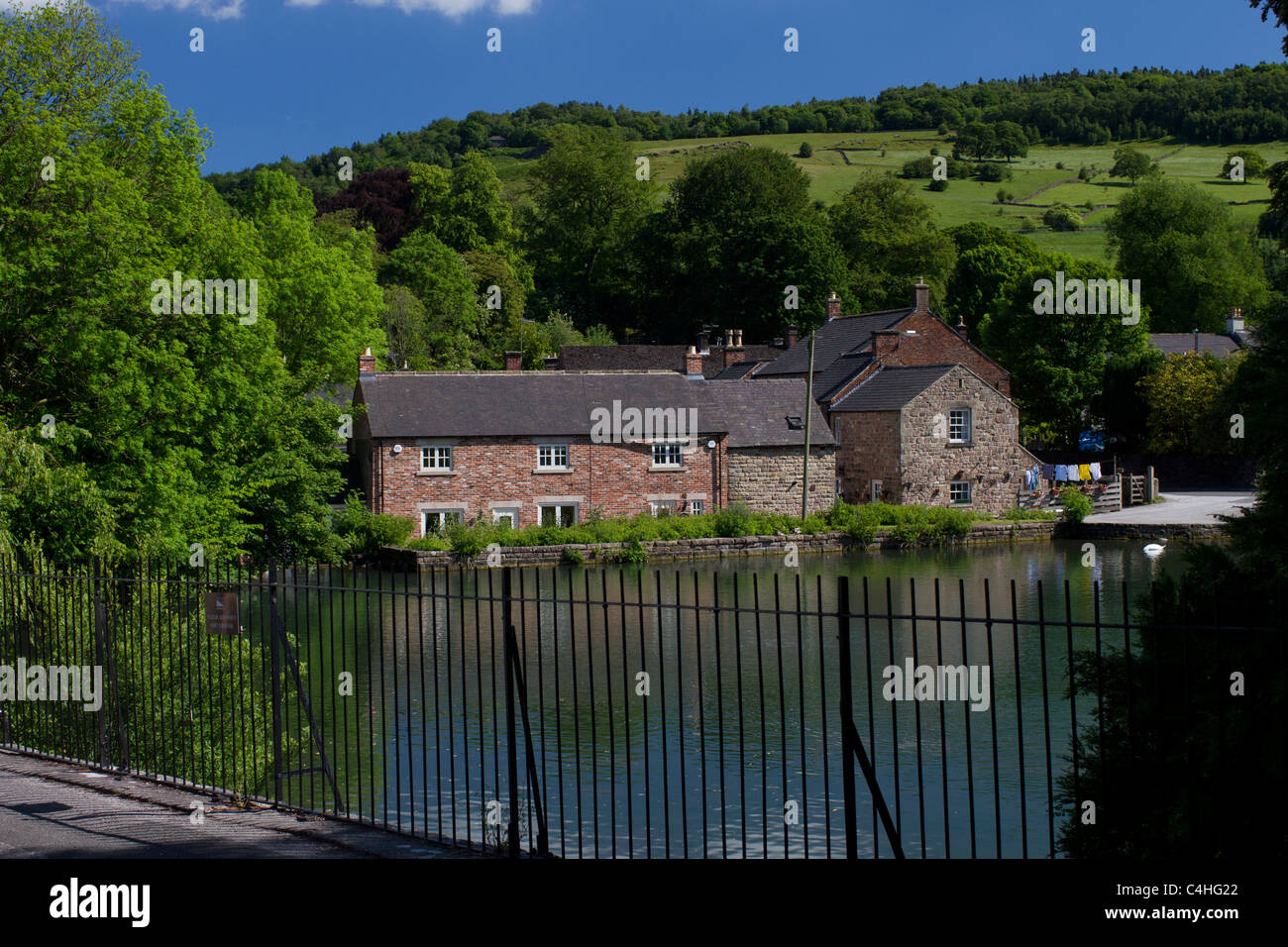 Cromford Mühlenteich an einem Frühlingstag Stockfoto