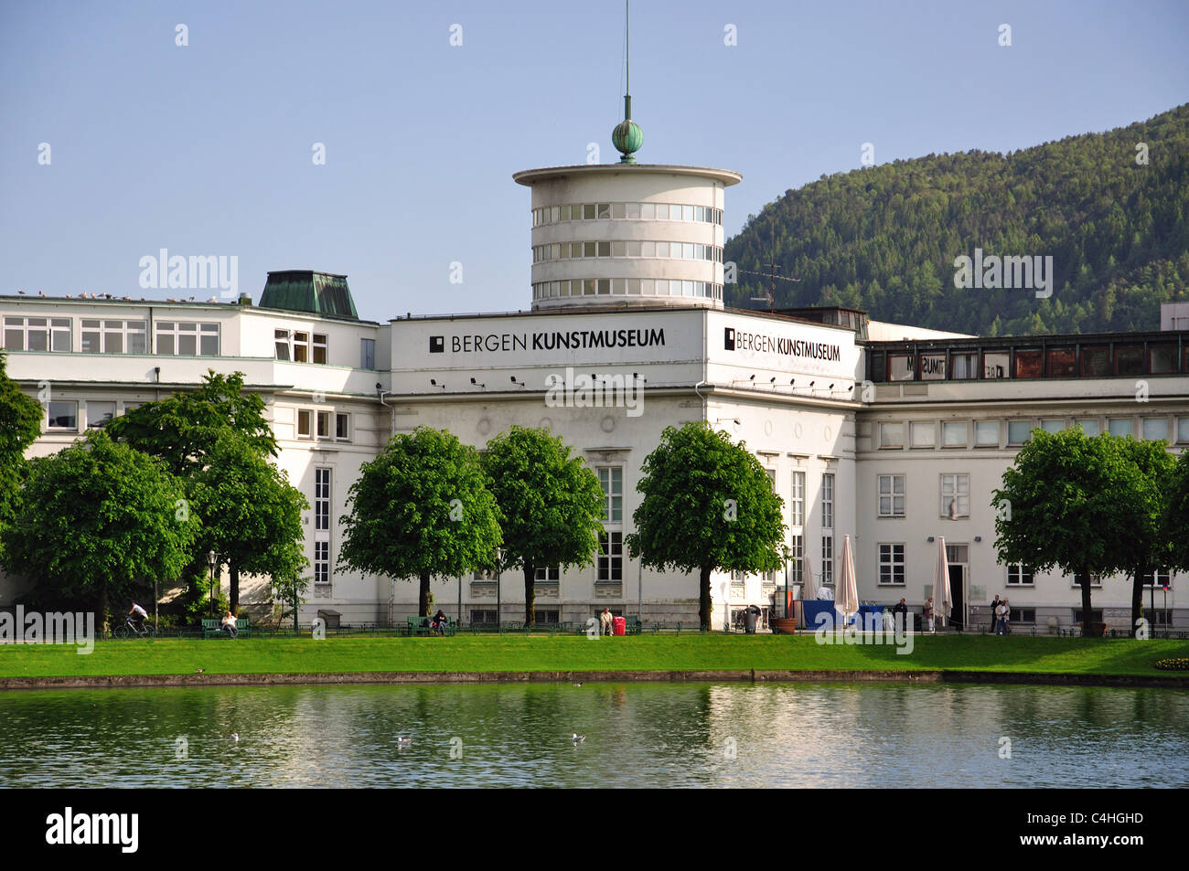 Kunstmuseum von Bergen und Lille Lungegårdsvann See, Bergen, Hordaland County, Region Vestlandet, Norwegen Stockfoto