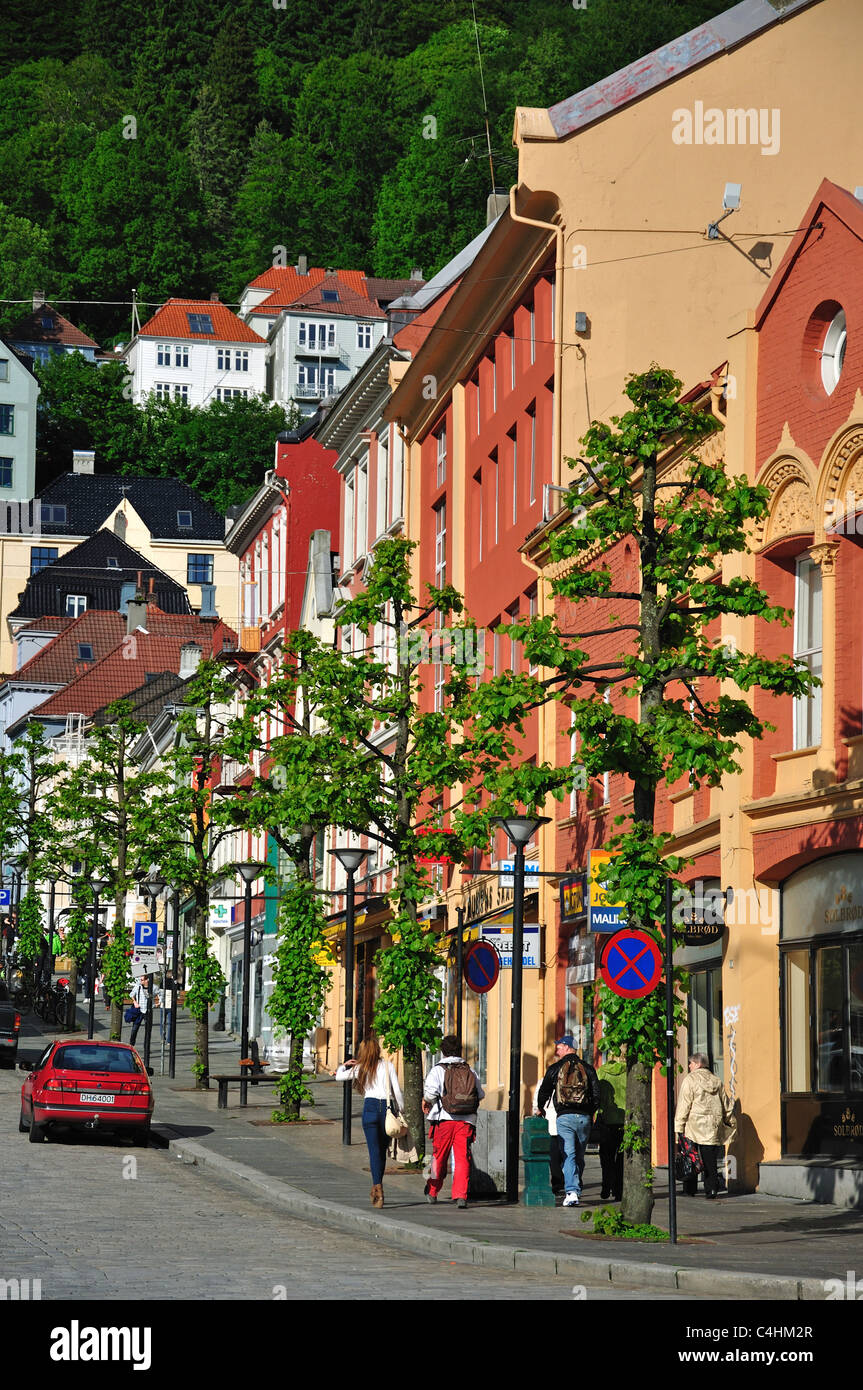 Straßenszene in der Nähe von Hafen, Bergen, Hordaland County, Region Vestlandet, Norwegen Stockfoto