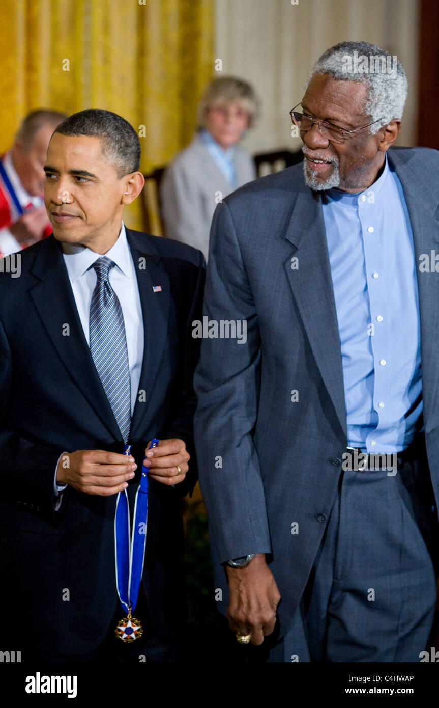 Präsident Barack Obama stellt die Presidential Medal Of Freedom, Bill Russell Stockfoto