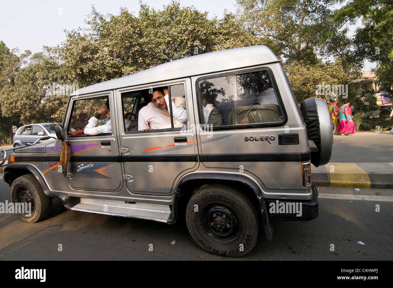 Ein indischer hergestellt Bolero Auto roaming die Autobahnen in Bihar. Stockfoto