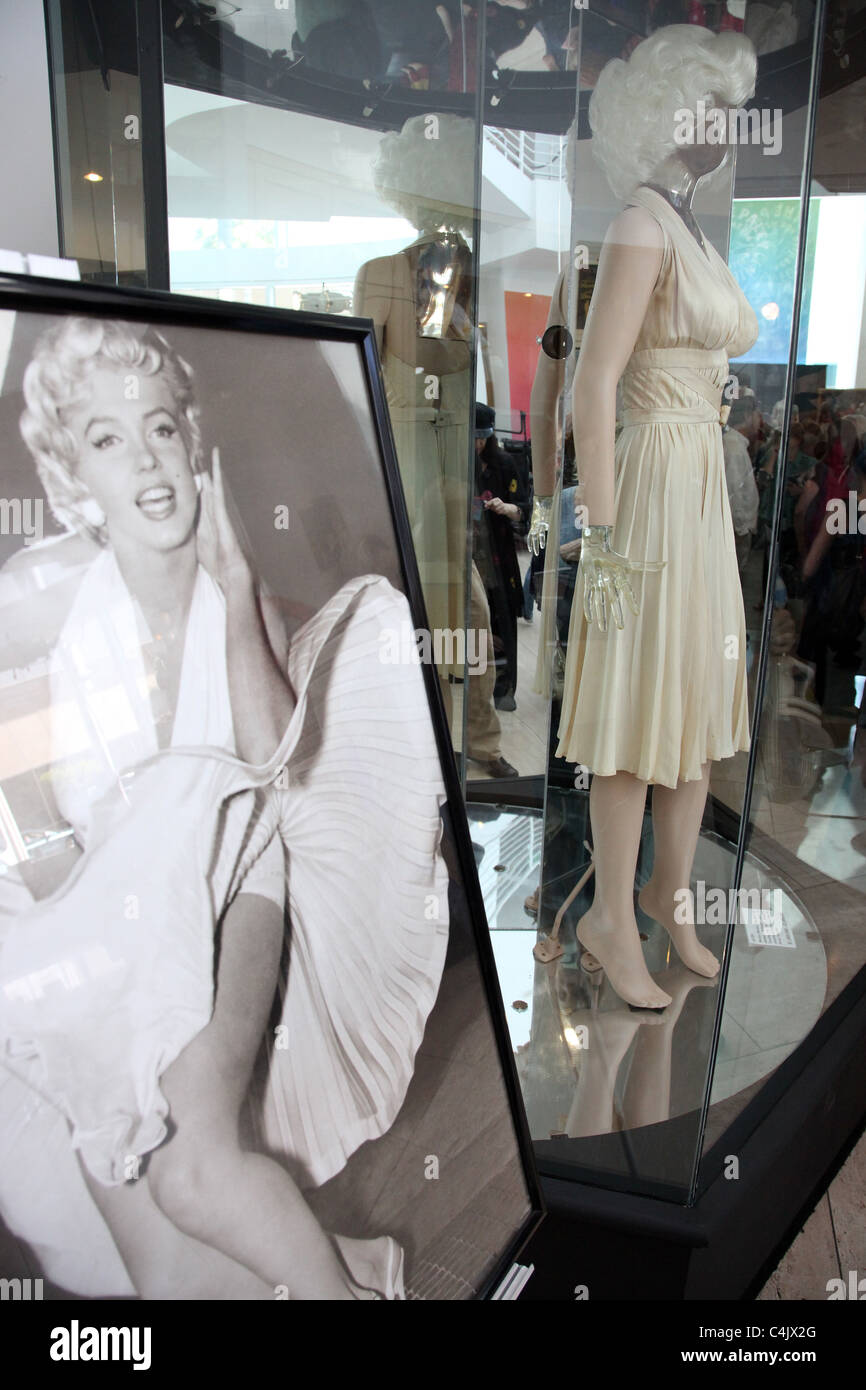 MARILYN MONROE U-BAHN KLEID DEBBIE REYNOLDS HOLLYWOOD MEMORABILIEN AUKTION VORSCHAU BEVERLY HILLS LOS ANGELES KALIFORNIEN USA 15 Stockfoto