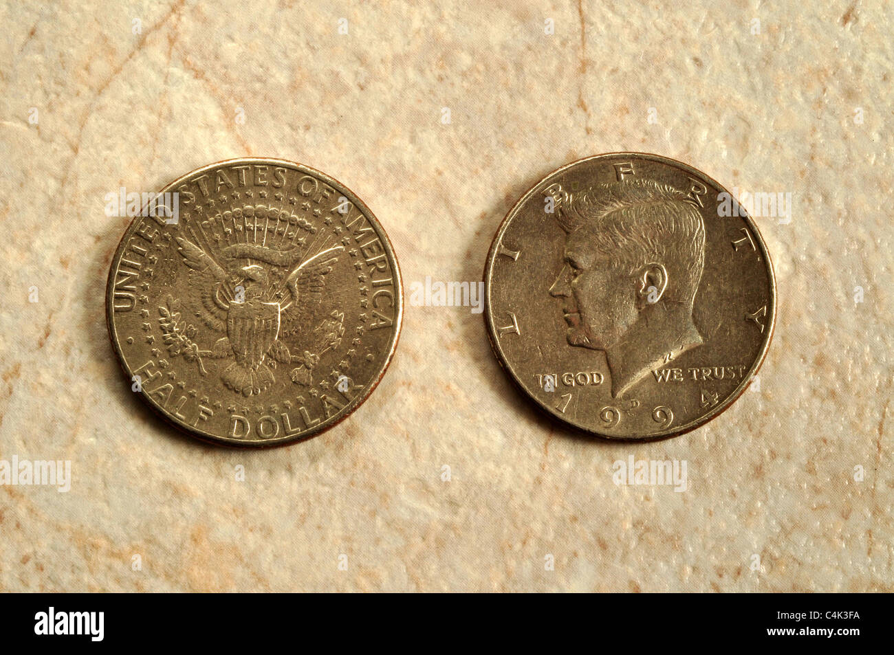 Die Vorder- und Rückseite Blick auf ein US-fünfzig-Cent-Stück. Stockfoto