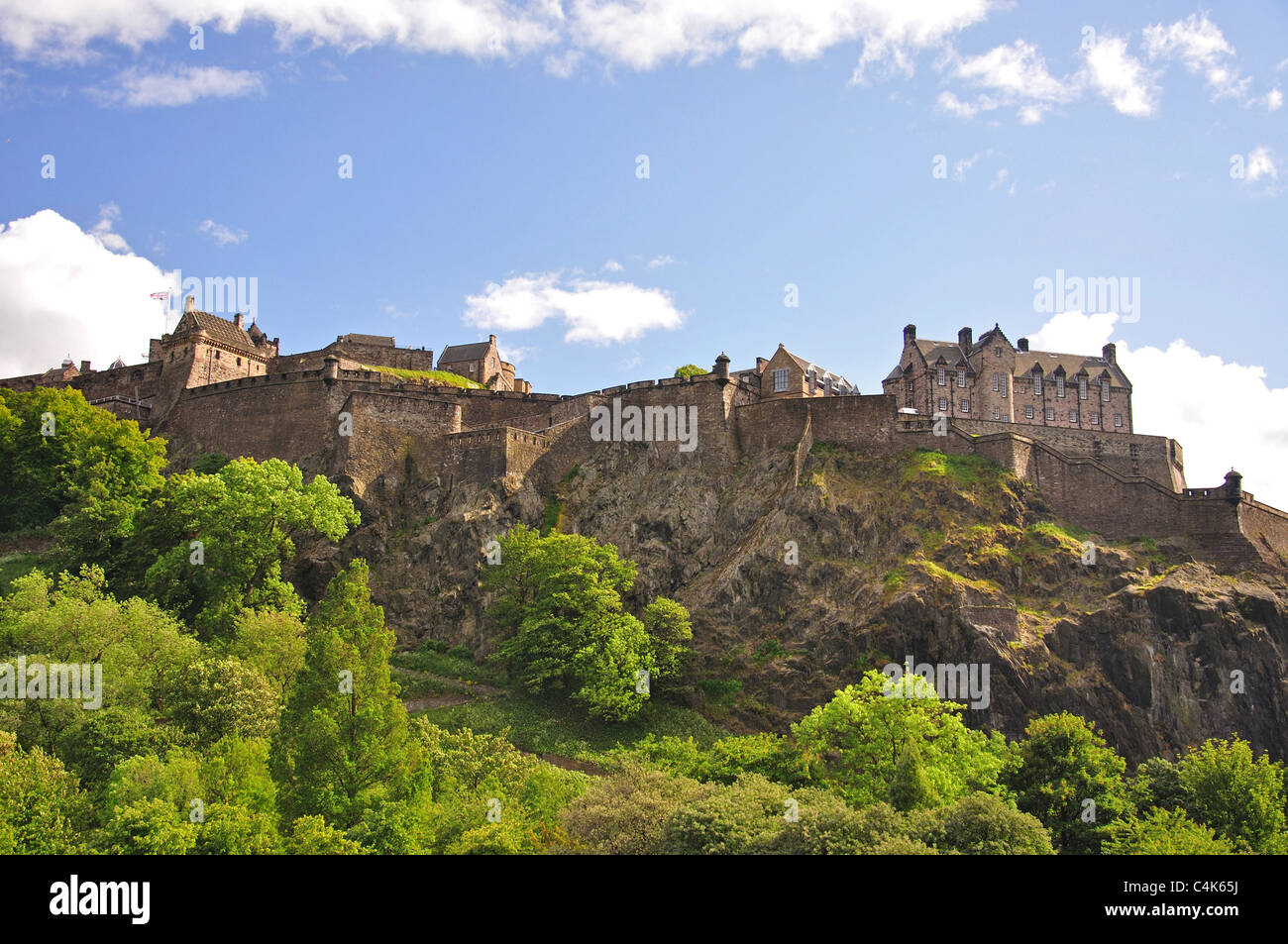 Edinburgh Castle von Princes Street Gardens, Edinburgh, Lothian, Schottland, Vereinigtes Königreich Stockfoto