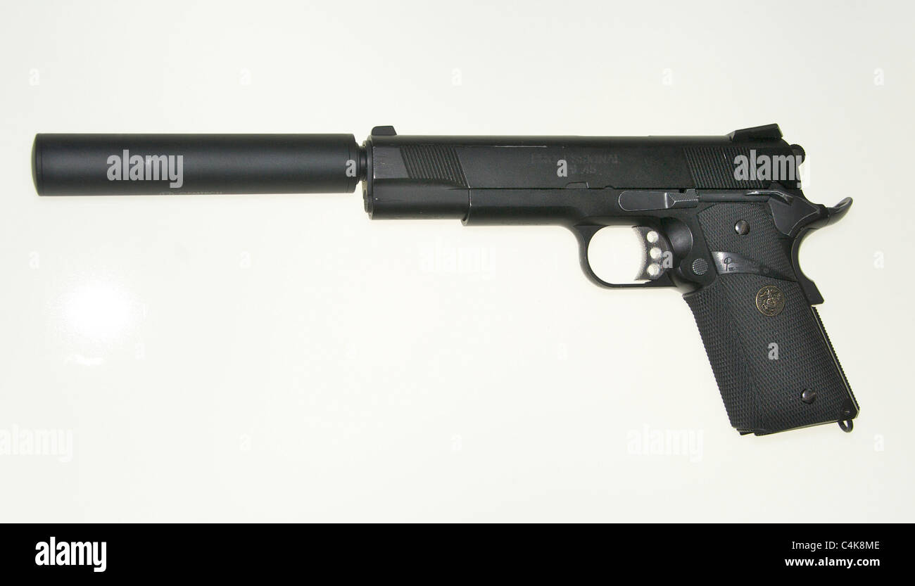 Dies ist ein m-45 MEUSOC basierend auf der M1911. Eine Pistole mit Schalldämpfer. Stockfoto