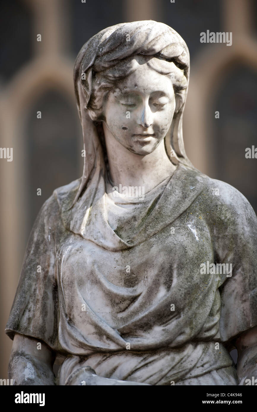 Statue der Wassergöttin - Rebecca Fountain außerhalb Bath Abbey Stockfoto