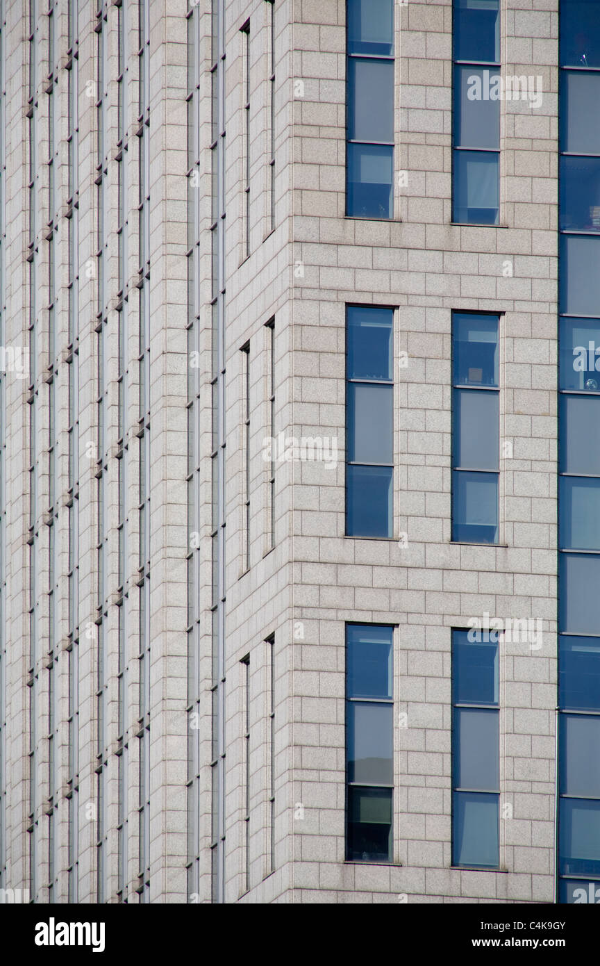 Detail der städtischen Fassade des "The Headquaters Building" in der Nähe von Volksplatz, Shanghai, China Stockfoto