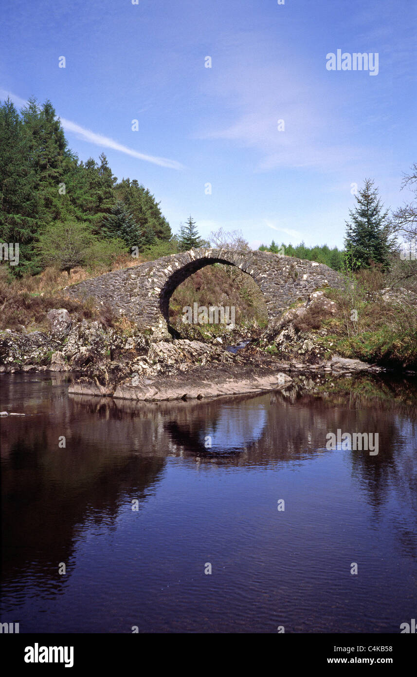 Römische Brig oder Brücke über das Wasser des Minnoch, Galloway Forest Park, Dumfries & Galloway, Schottland Stockfoto