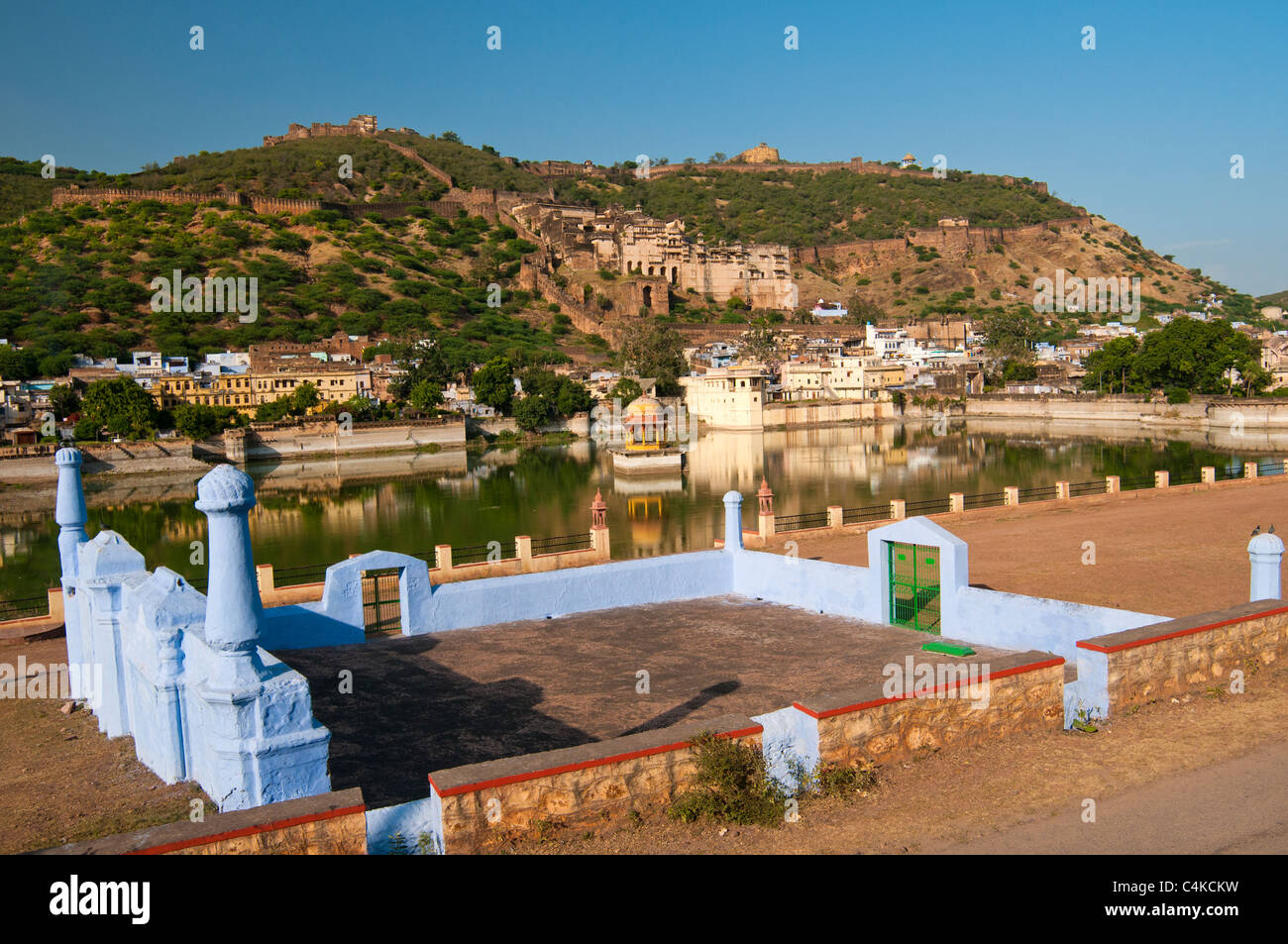 Bundi Palast und Taragarh Fort (Star Fort) über Stadt, Bundi, Rajasthan Zustand, Indien, Asien Stockfoto