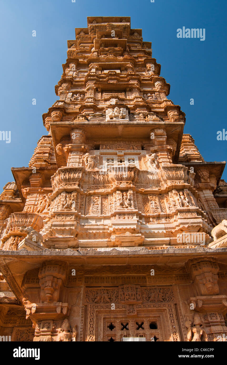 Die Jaya Stambha (Turm des Sieges), Chittorgarh (auch Chittor, Chittaur oder Chittaurgarh), Rajasthan Zustand, West-Indien, Asien Stockfoto