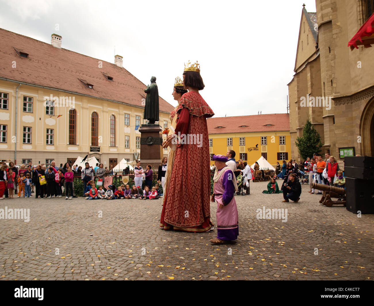 Mittelalterliches Festival feiern und tanzen. Stockfoto