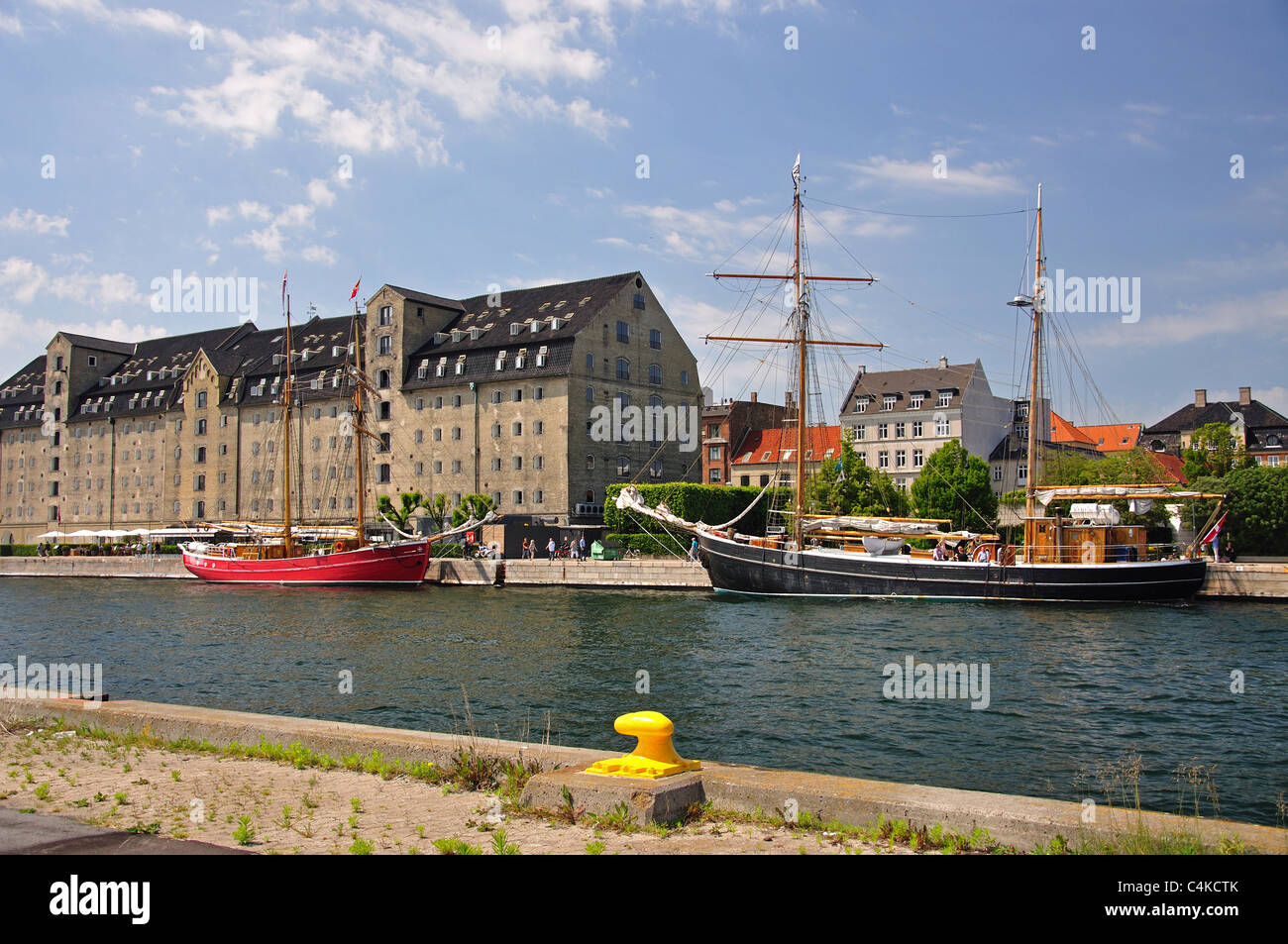 Boote am Kai, Larsens Plads, Kopenhagen (Kobenhavn), Königreich Dänemark Stockfoto