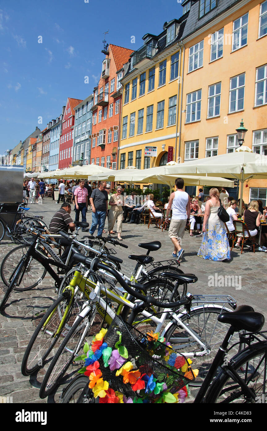 Restaurants am Nyhavn-Kanal, Kopenhagen (Kobenhavn), Königreich Dänemark Stockfoto