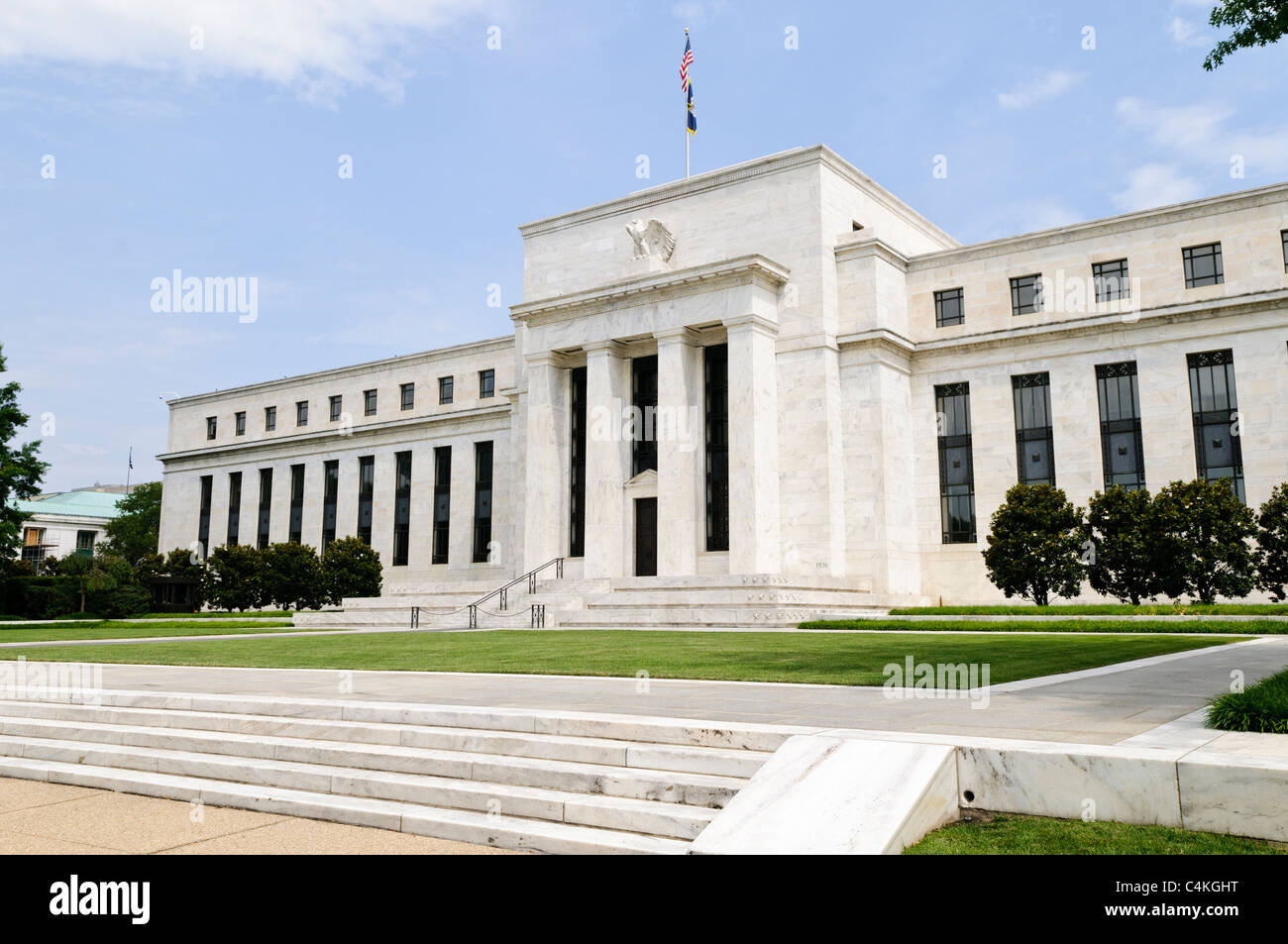 Federal Reserve Building Washington DC // die Südfront des Federal Reserve Building in Washington DC. Die Fed, wie sie oft genannt wird, ist das Zentralbanksystem der Vereinigten Staaten. Stockfoto