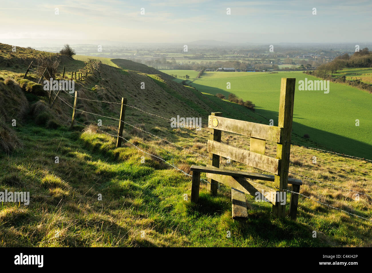 Einen Stil auf einem Hügel an der Deverills in der Nähe von Mere, Wiltshire. Stockfoto