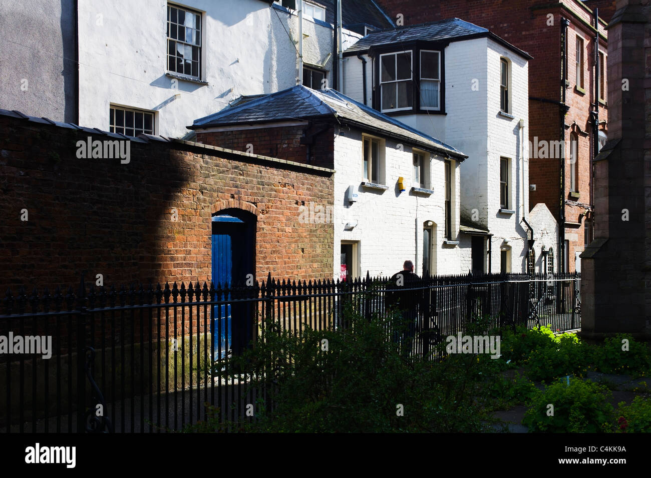 Gasse in der Nähe von St. Laurence Kirche Ludlow Shropshire UK zurück Stockfoto