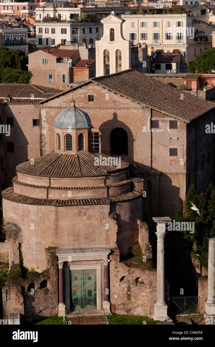 Basilica aemilia ruins -Fotos und -Bildmaterial in hoher Auflösung – Alamy