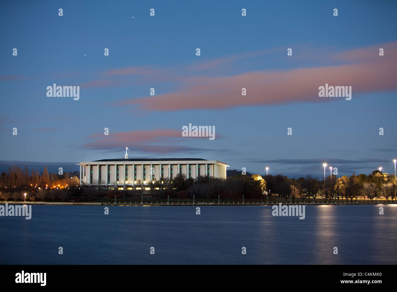 Australische Nationalbibliothek am Lake Burley Griffin, Canberra, ACT, Australia Stockfoto