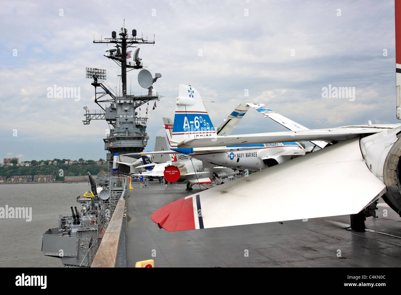 Flugdeck der USS Intrepid Flugzeugträger nun ein Museum angedockt dauerhaft auf dem Hudson River in Manhattan New York City Stockfoto