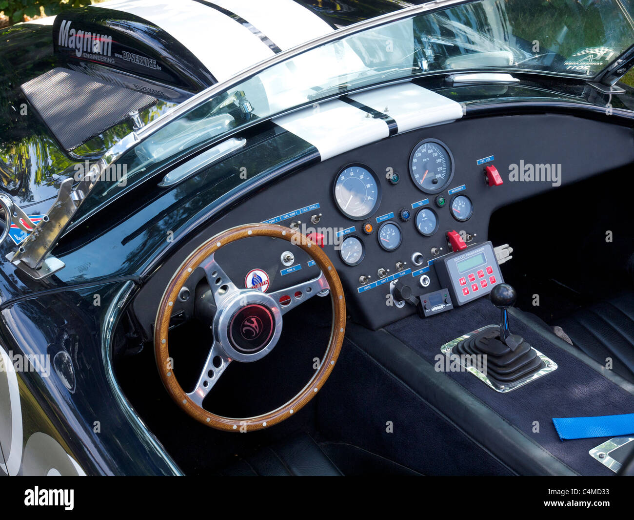 AC Cobra 427 Cockpit Dashboard Rennen Rallye ausgestattet Stockfoto
