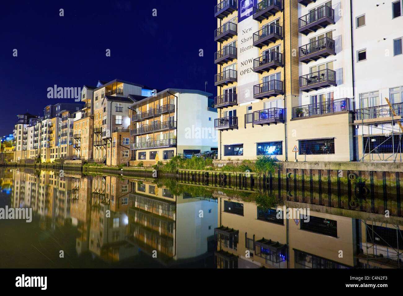 am Flussufer Luxuswohnungen in Norwich Stockfoto