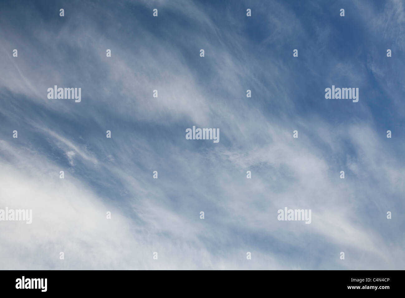 Hohe Dünne Wolken Stockfotos & Hohe Dünne Wolken Bilder - Alamy