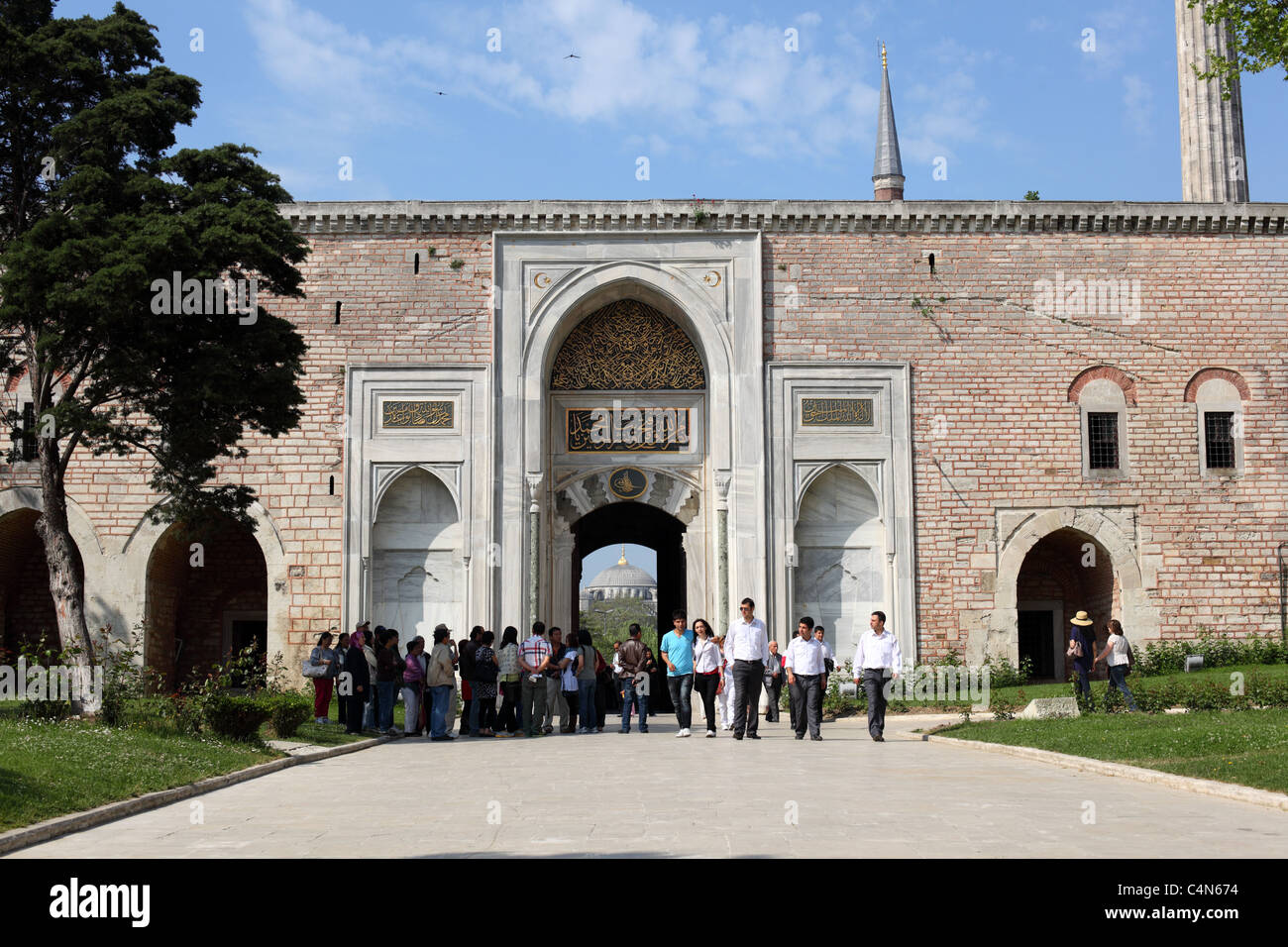 Eingangstor zum Topkapi Palast in Istanbul, Türkei. Foto aufgenommen am 25. Mai 2011 Stockfoto