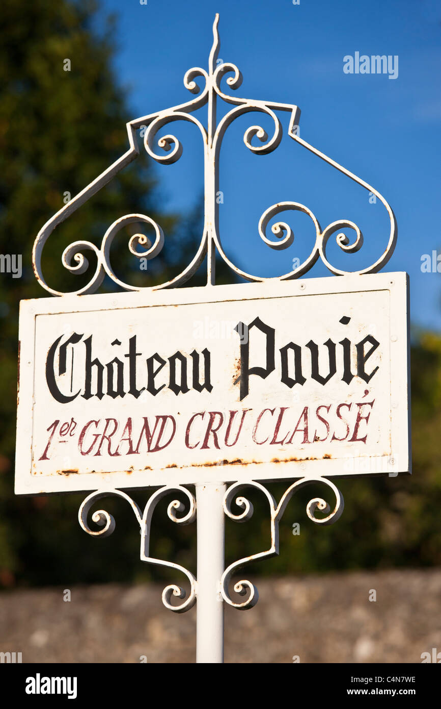 Chateau Pavie 1er Grand Cru Classe Schild am St. Emilion im Bordeaux Weinregion Frankreichs Stockfoto