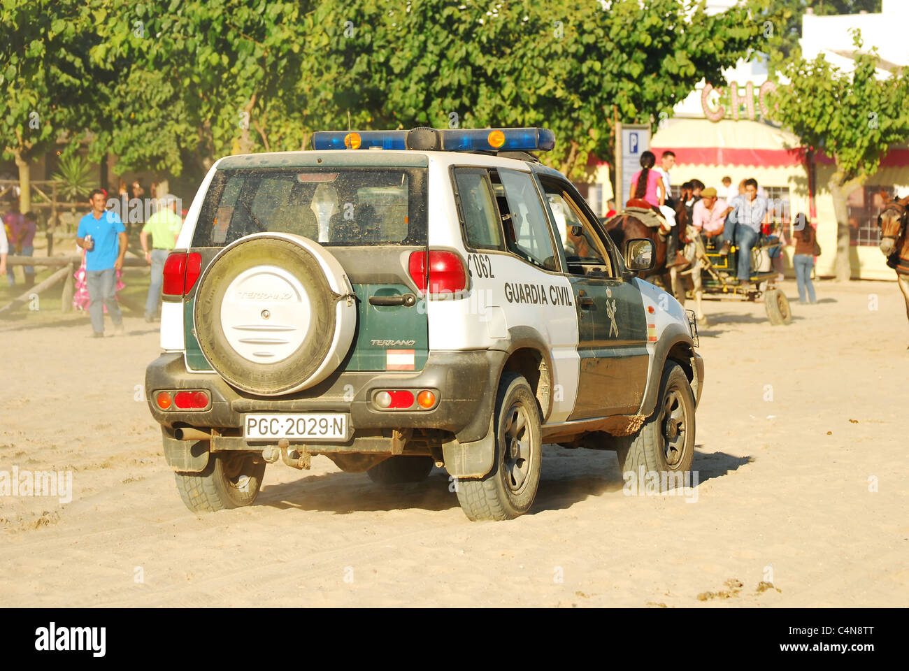 Patrouille Polizei patrouillieren die Wallfahrt in El Rocio Andalusien, Spanien Stockfoto