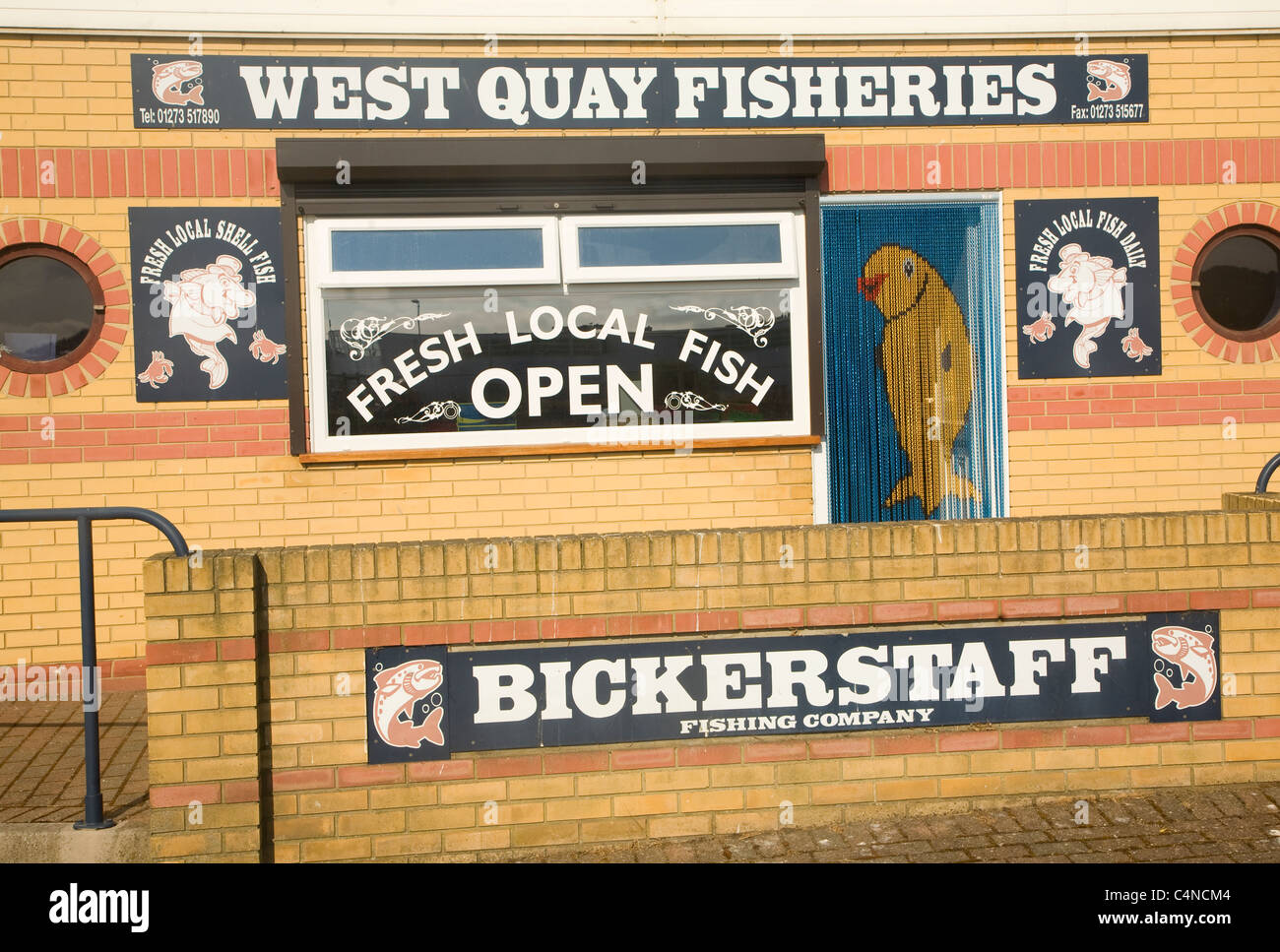Westen Kai Fischerei Fischgeschäft, Bickerstaff Fischereiunternehmen, Newhaven, East Sussex, England Stockfoto