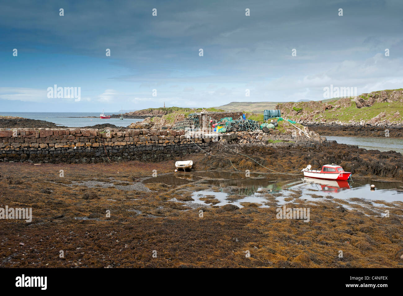 Ebbe am Pier und Steg am Croig, Dervaig, Isle of Mull, Argyll, Schottland.  SCO 7240 Stockfoto