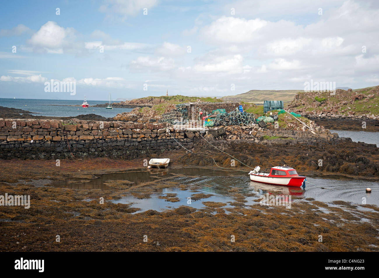 Ebbe am Pier und Steg am Croig, Dervaig, Isle of Mull, Argyll, Schottland.  SCO 7241 Stockfoto