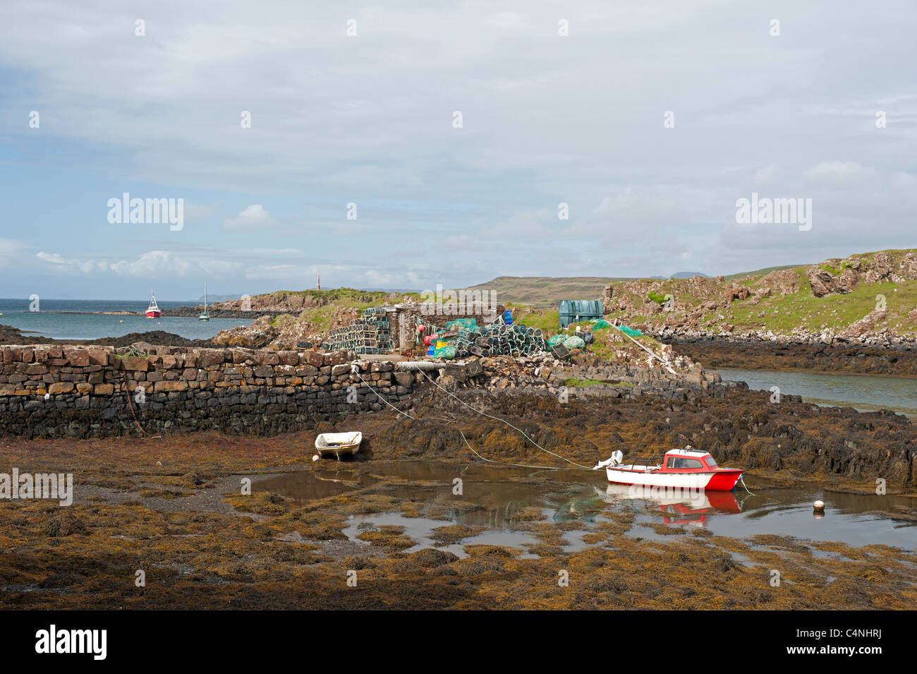 Ebbe am Pier und Steg am Croig, Dervaig, Isle of Mull, Argyll, Schottland. SCO 7244 Stockfoto