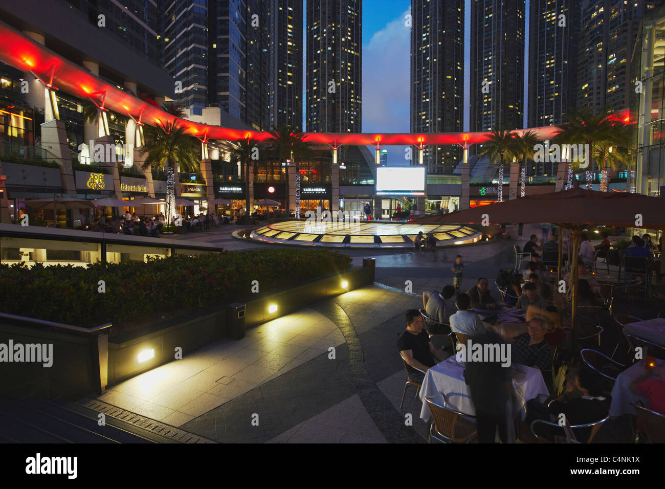 Restaurants in Civic Square, Elemente Mall, West Kowloon, Hong Kong, China Stockfoto