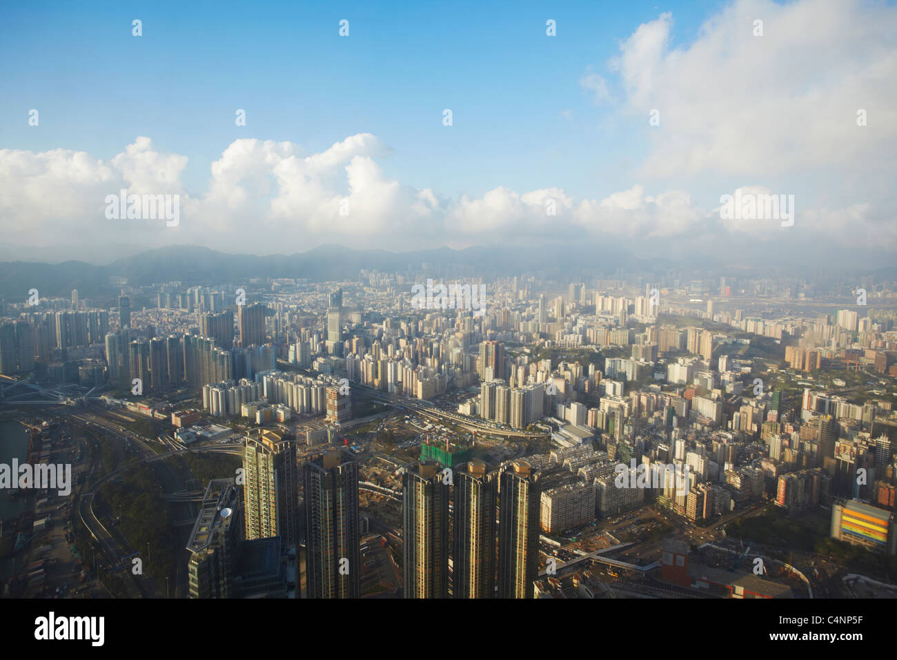 Luftaufnahme von West Kowloon von Sky 100 Aussichtsplattform in ICC (International Commerce Centre), West Kowloon, Hong Kong, China Stockfoto