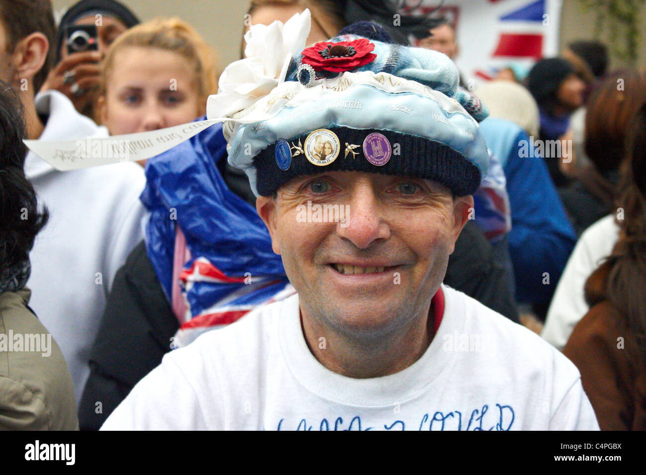 Royal Wedding 2011: John Loughrey, die erste Person, Camp außerhalb Westminster Abbey, am Tag der Hochzeit Stockfoto