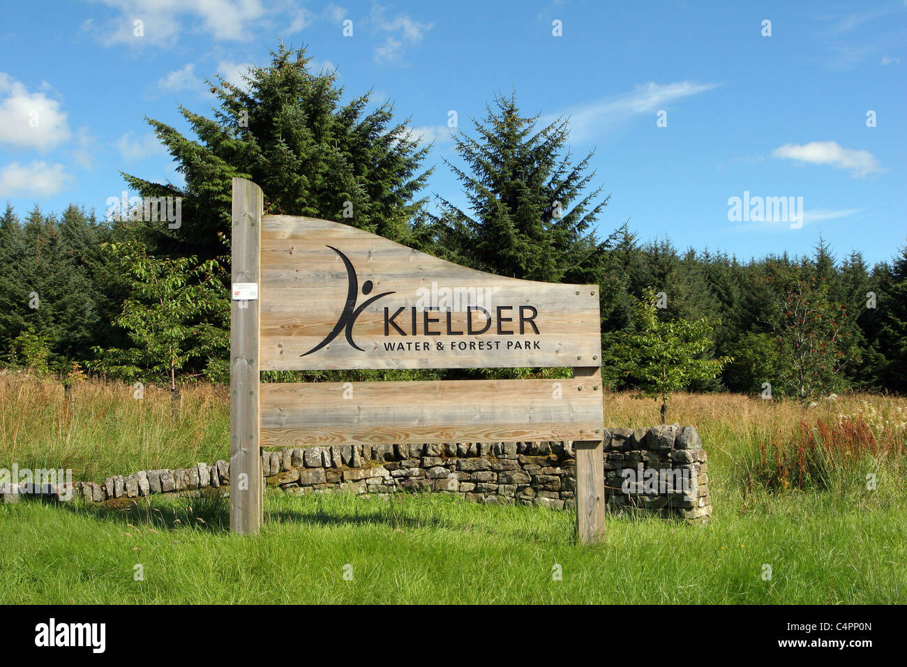 Keilder Wasser & Waldpark Wegweiser. Stockfoto