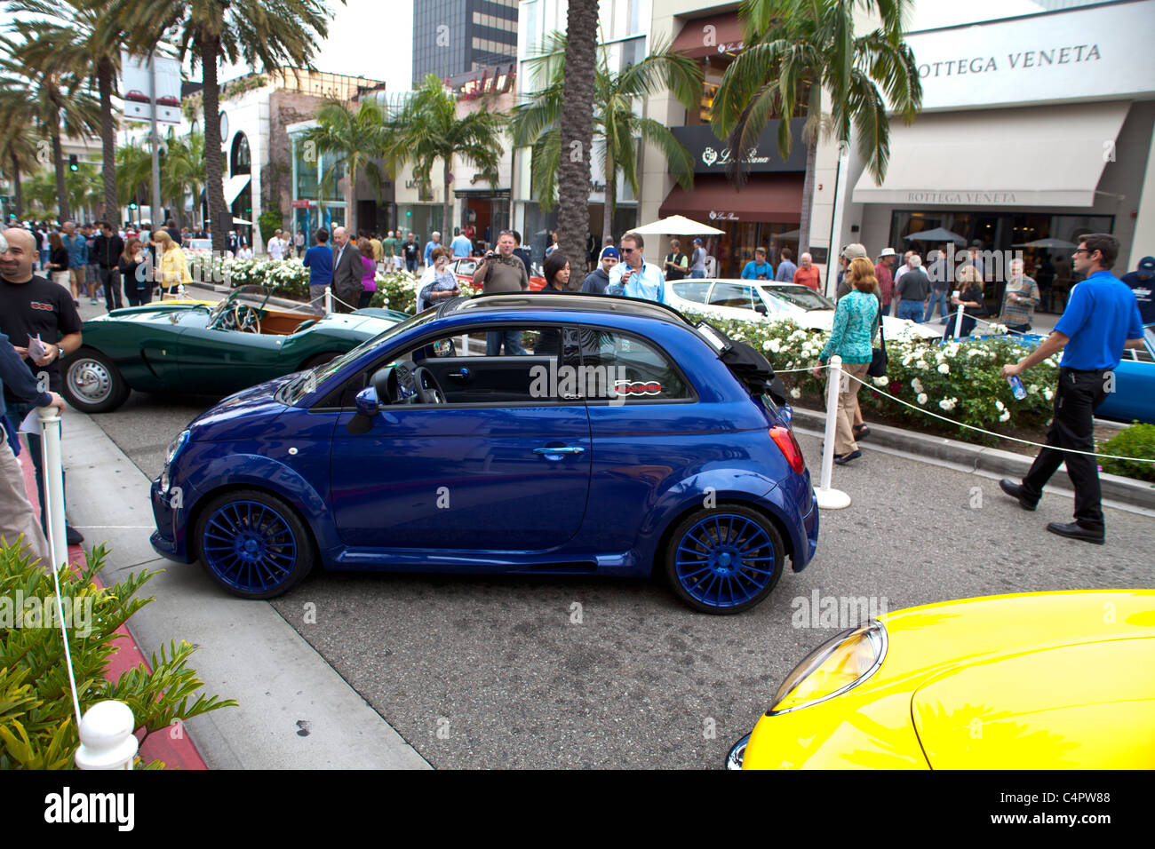 Eine maßgeschneiderte Fiat 500 oder Cinquecento in the 2011 Rodeo Drive Concours Stockfoto