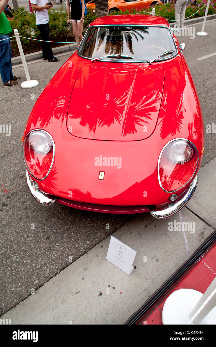 Eine 1967 Ferrari 275 GTB 4 im 2011 Rodeo Drive Concours mit allen italienischen Autos entworfen. Stockfoto