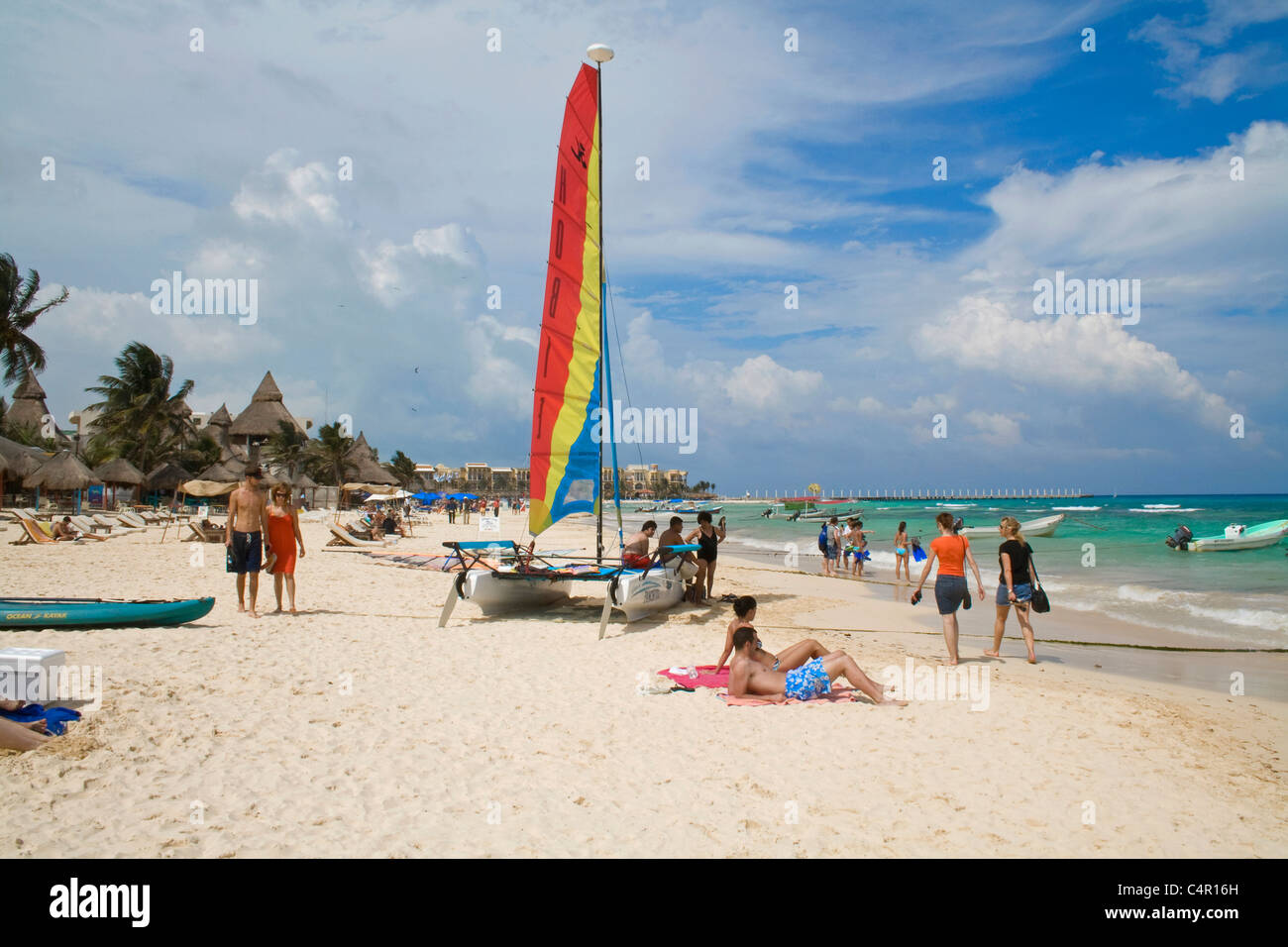 Menschen am Strand von Playa del Carmen, Mexiko, Karibik Stockfoto