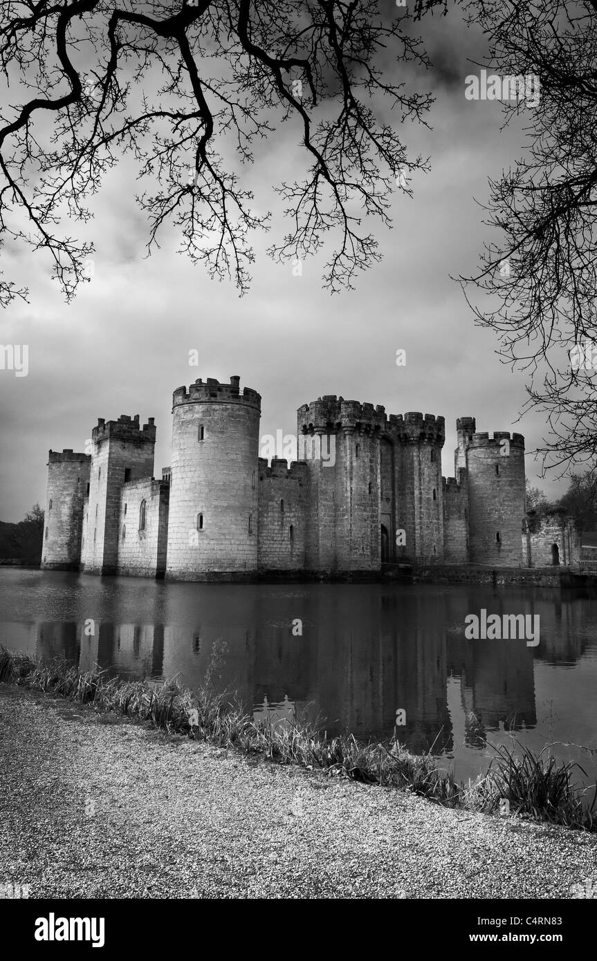 Burg, Ruine, romantisch, Reflexion, Turm, Wassergraben, Wasser, Porträt Stockfoto