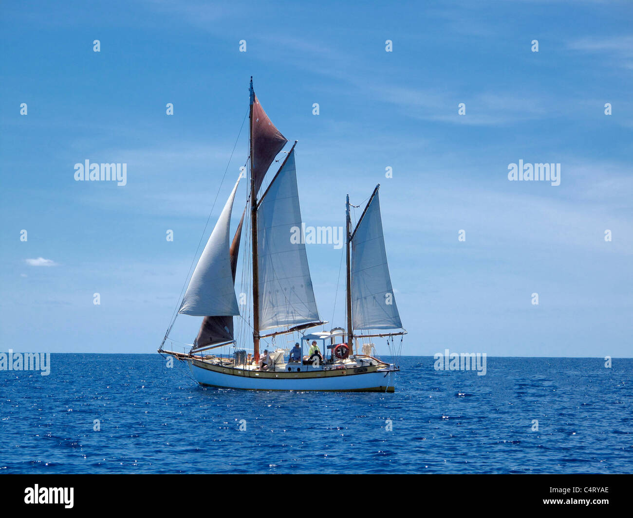Segelboot in der Nähe von St. John-Jungfern-Inseln. Stockfoto
