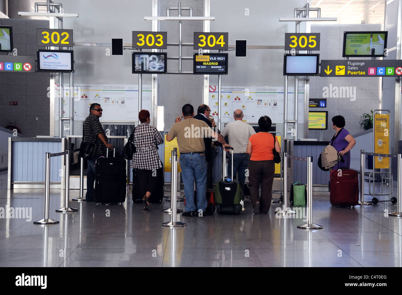 Terminal 3 check-in Schalter, Flughafen Malaga, Malaga, Costa Del Sol, Provinz Malaga, Andalusien, Südspanien, Westeuropa. Stockfoto