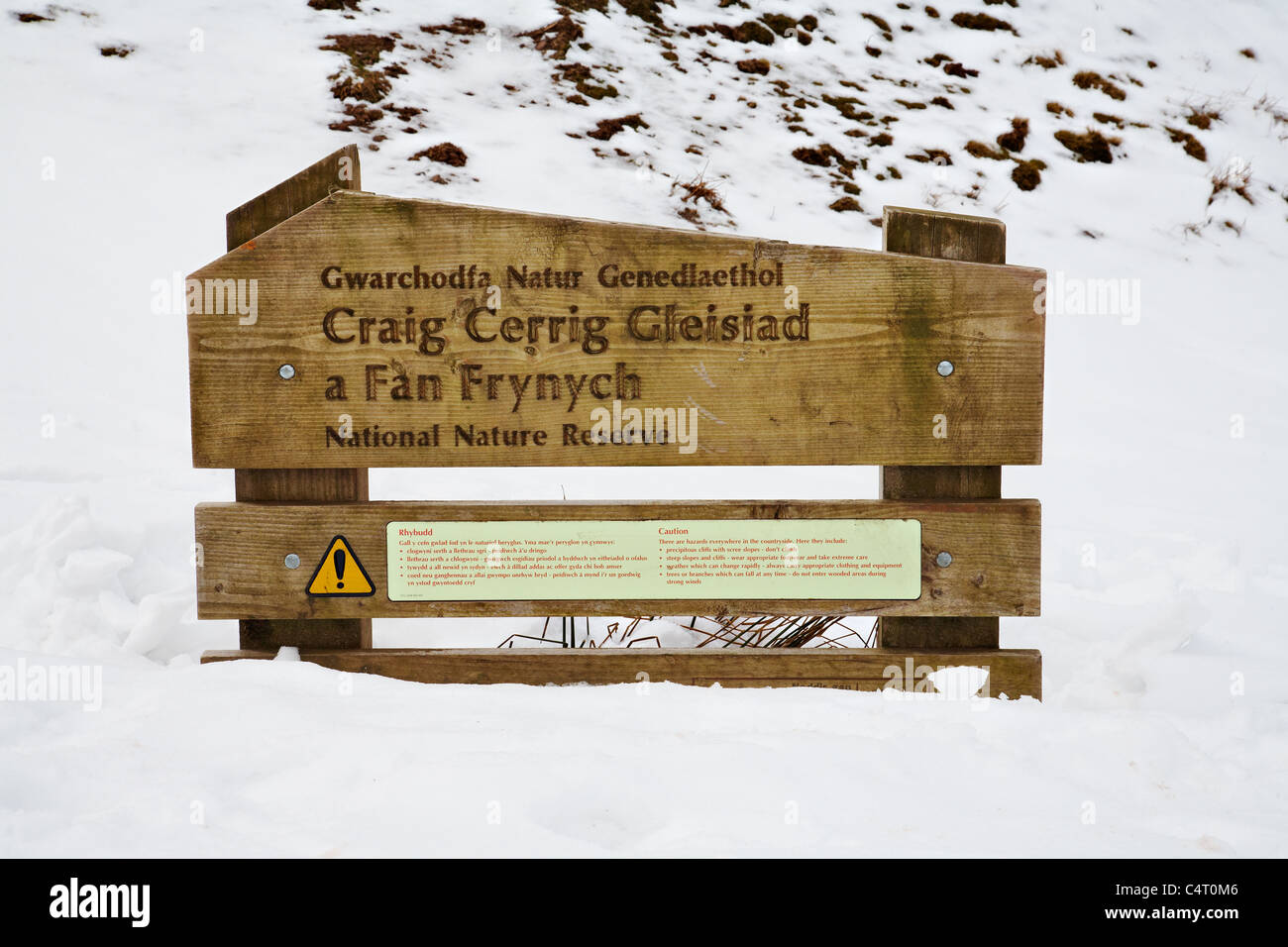 Craig Cerrig-Gleisiad und Fan Frynych unterzeichnen im Schnee, Fforest Fawr, Brecon Beacons National Park, Wales Stockfoto